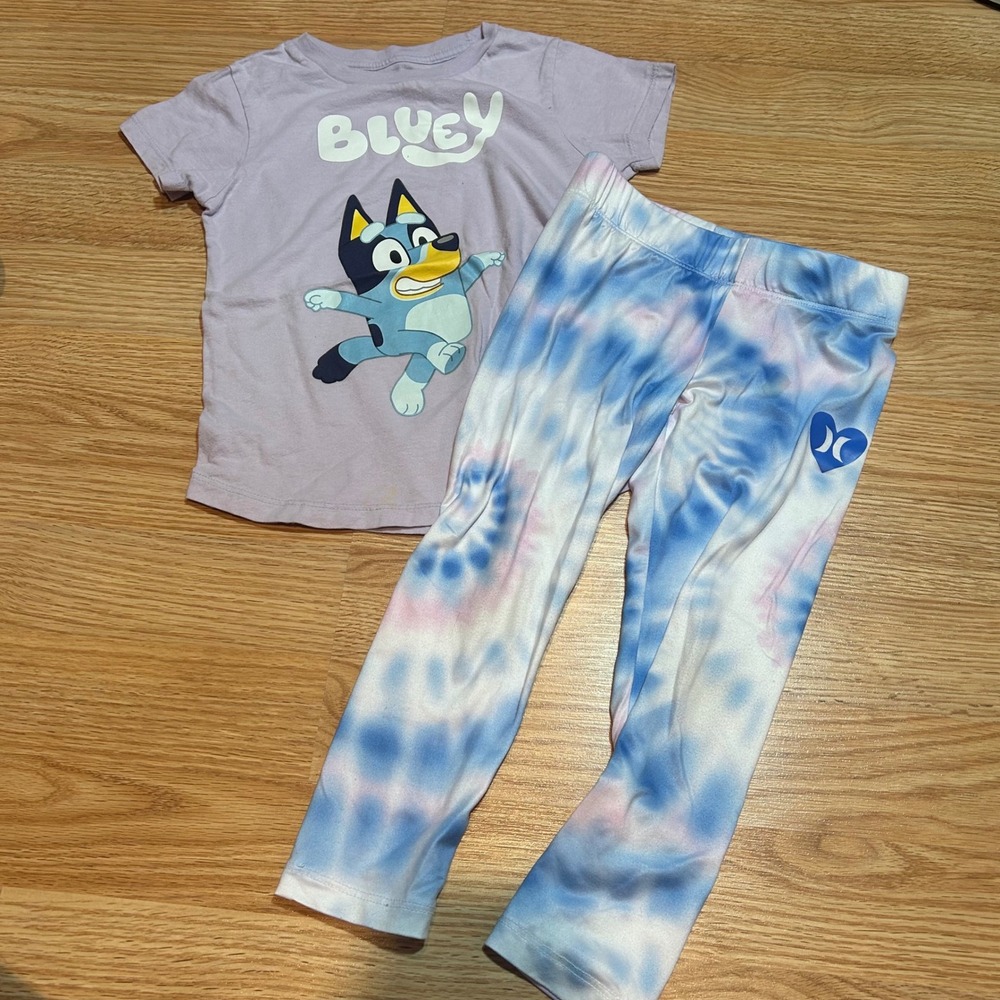 Bluey Graphic T-Shirt and Hurley Tie Dye Leggings Set Girls Size 5 Lavender Blue